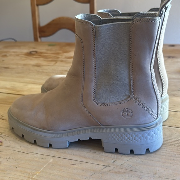 Lightly worn Timberland Chelsea Boots, size 10 - Picture 4 of 8